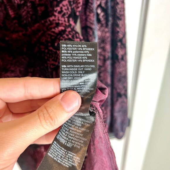 WHBM Snakeskin Print Velvet Burnout Button-Up Popover Drapey Flowy Top Sz Large - Picture 4 of 5